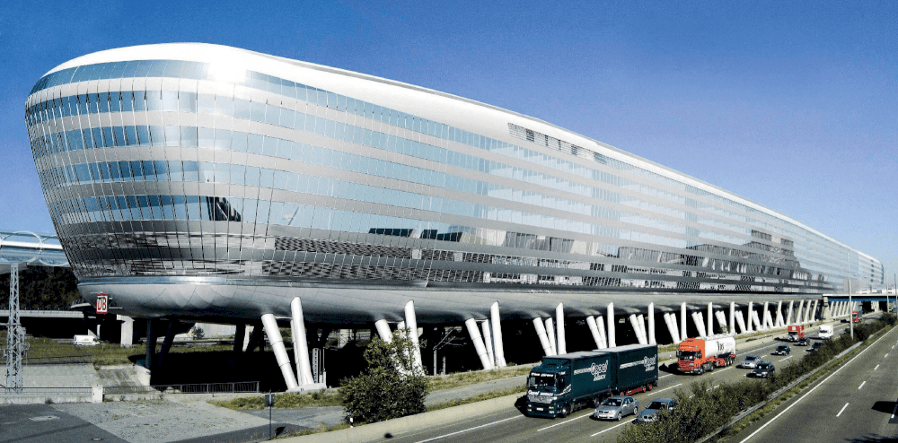 Sân bay Quốc tế Frankfurt am Main nằm cách trung tâm thành phố 12km